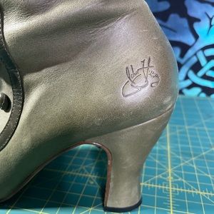 John fluevog steampunk leather calf high boots.